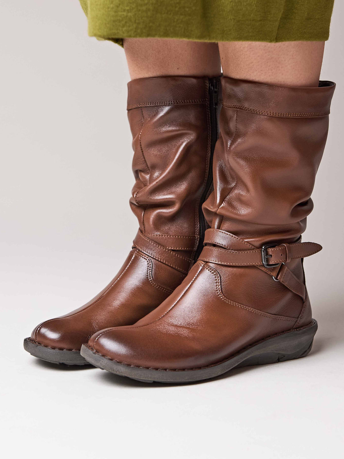 Brown slouchy mid-length leather boots - TEACAKE PECAN LEATHER