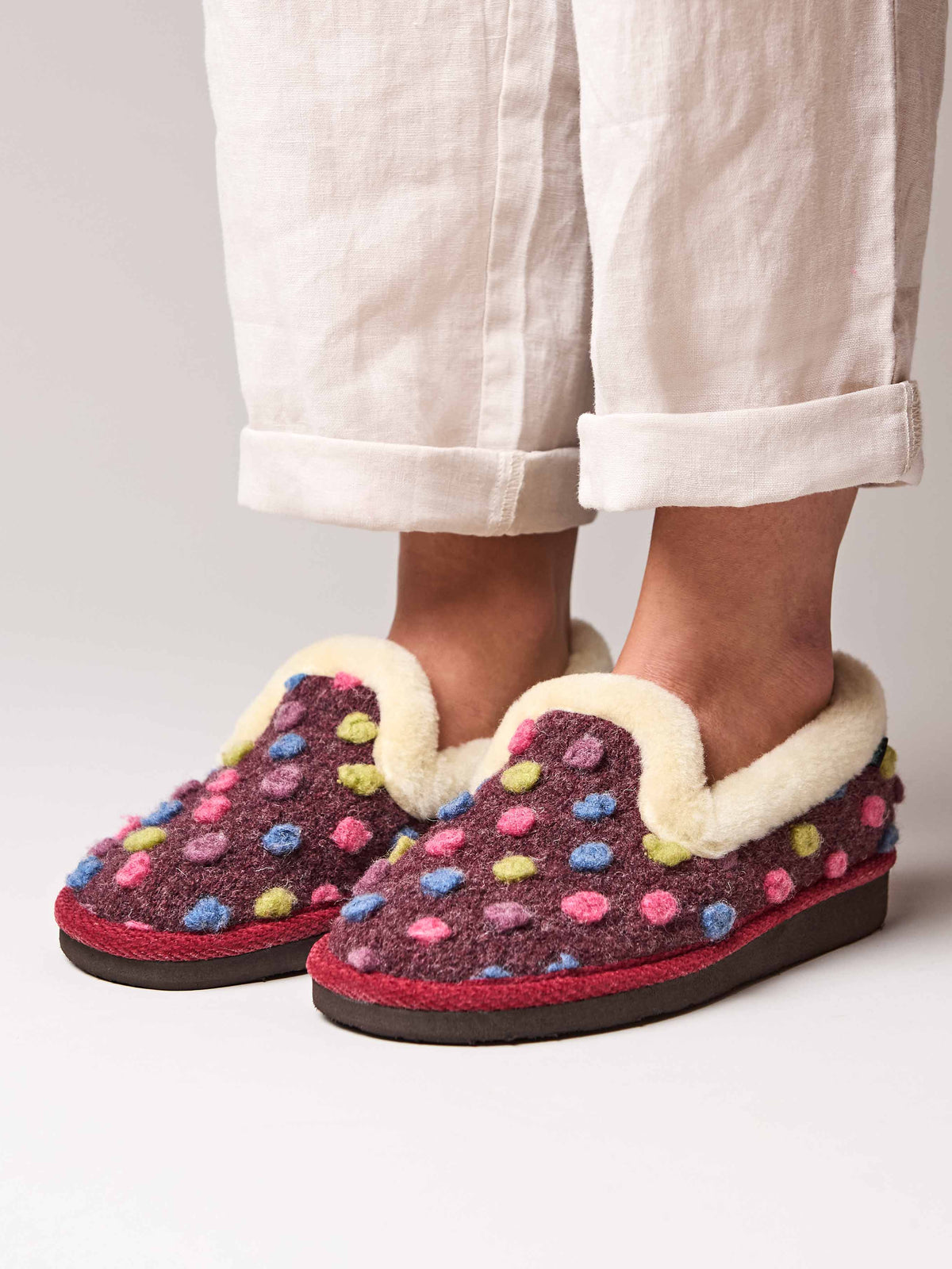 Red classic colourful spotty slippers - PEANUT BRITTLE ZINFANDEL RED