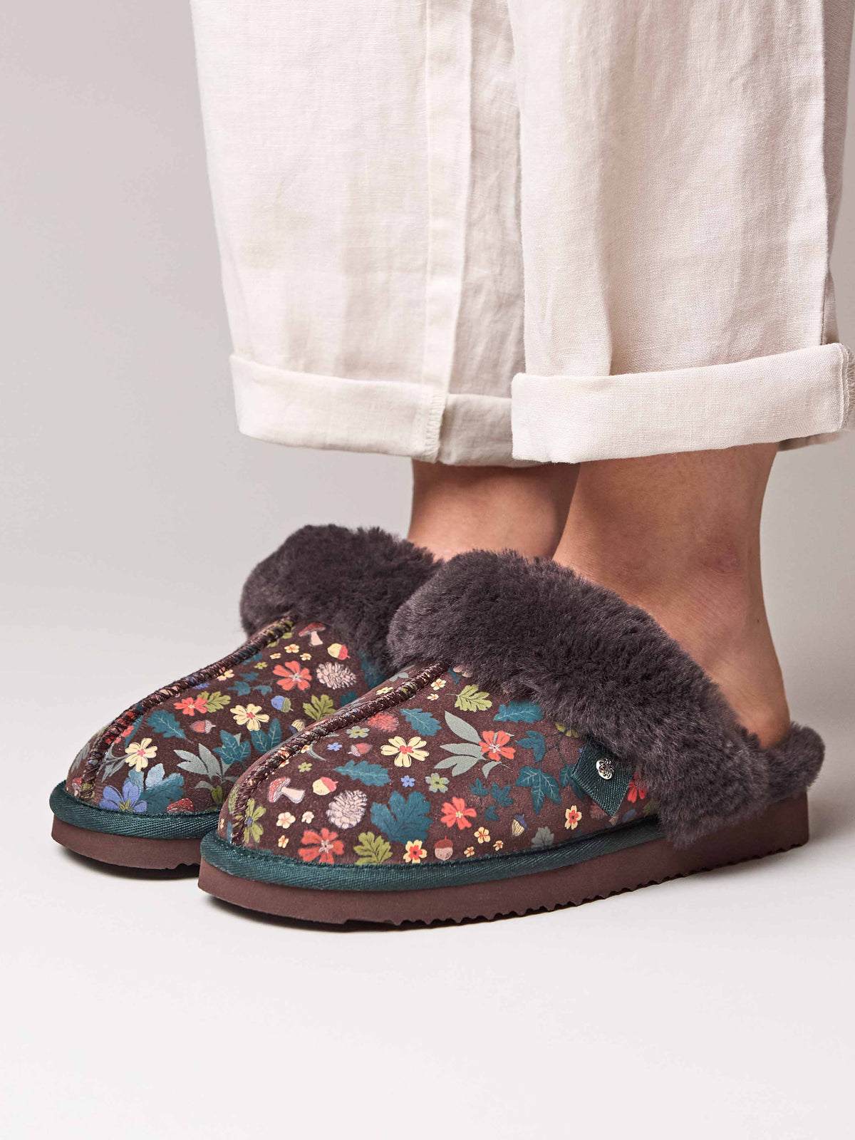 Brown sheepskin mule slippers - TIREE BROWN ACORN BLOOM PRINT