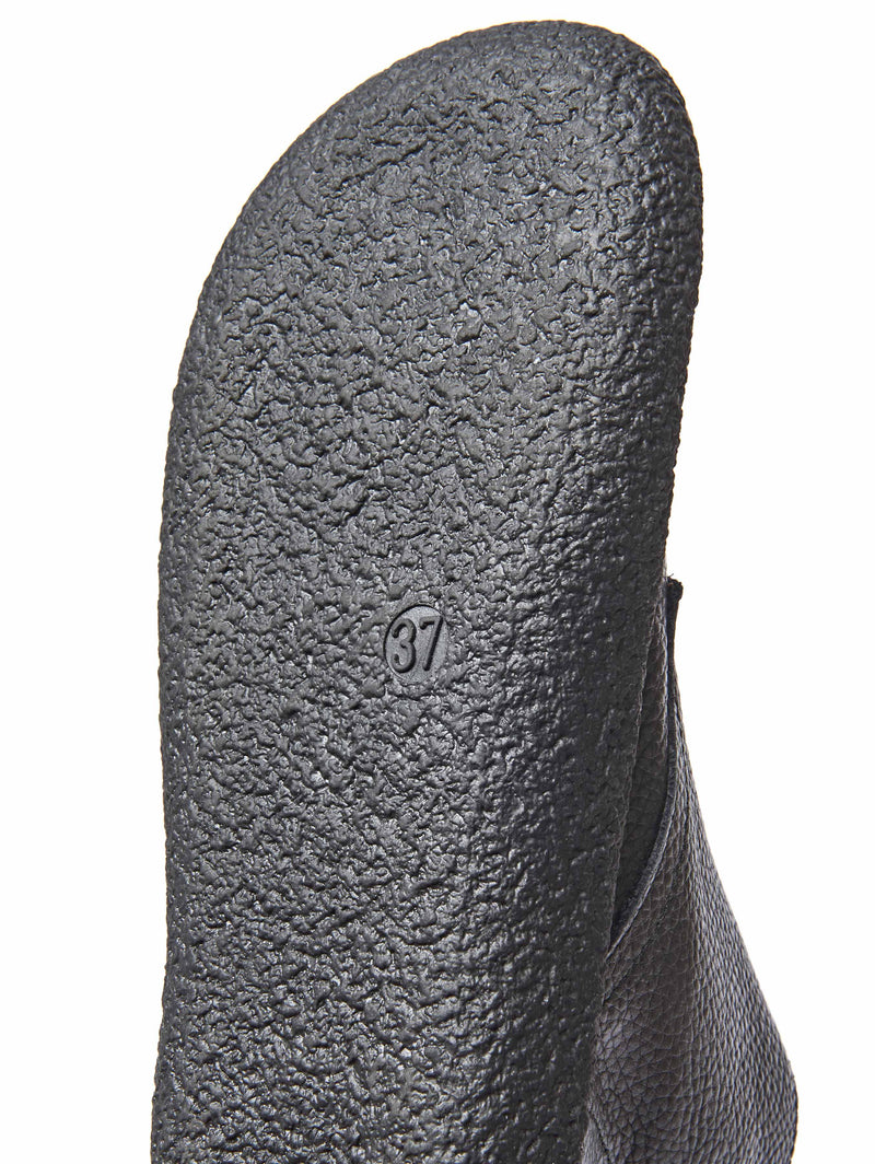 Black cushioned lace-up leather chukka boots - PINEDA BLACK