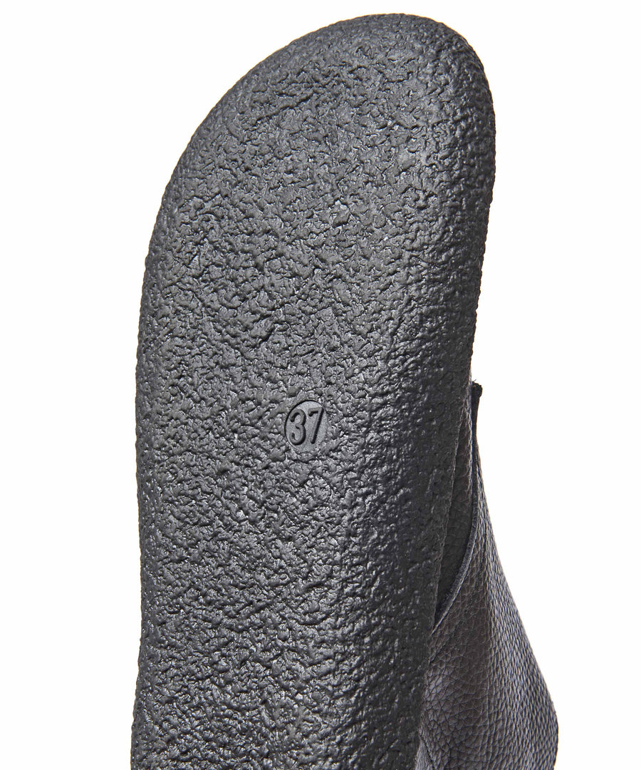 PINEDA BLACK