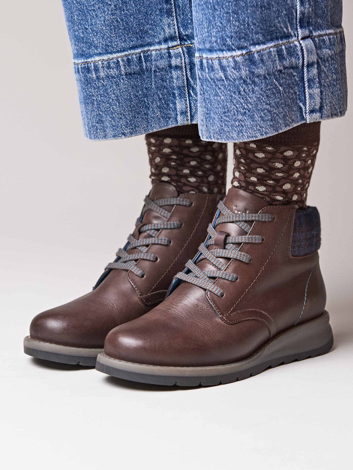 Brown lace up dual-fit ankle boot - LYDD CHOCOLATE WAXY