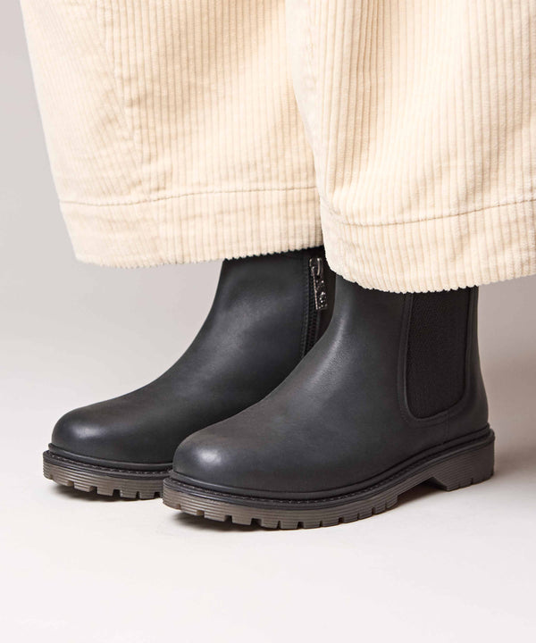SKERRY 2 BLACK WAXY