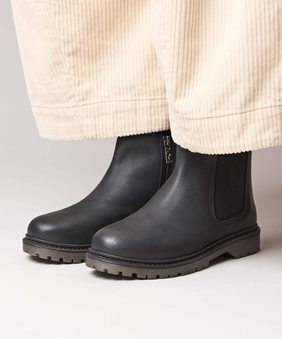 SKERRY 2 BLACK WAXY