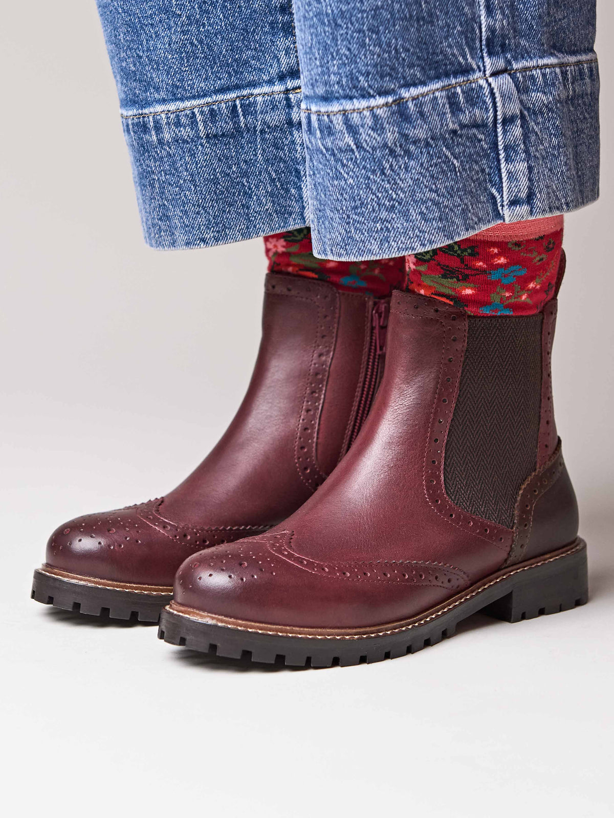 Red brogue-style twin gusset chelsea boots - PALSA ZINFANDEL RED LEATHER