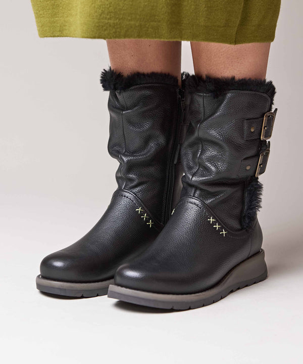 CORSAC BLACK LEATHER