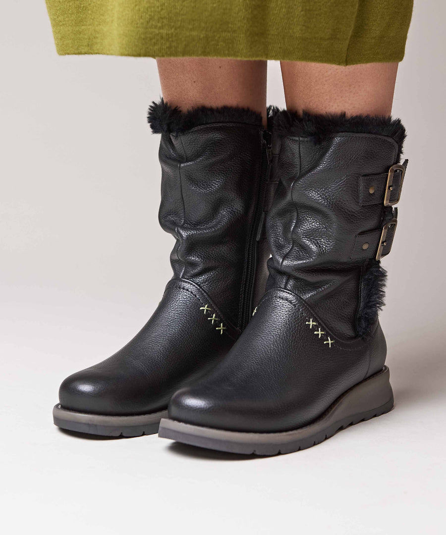 CORSAC BLACK LEATHER