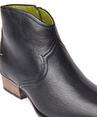 YARDANG BLACK LEATHER