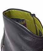 YARDANG BLACK LEATHER
