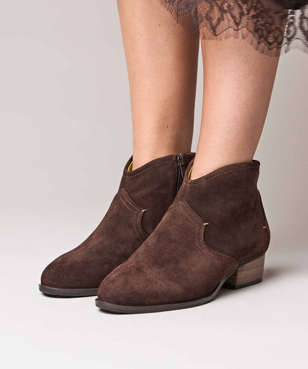 YARDANG BROWN SUEDE
