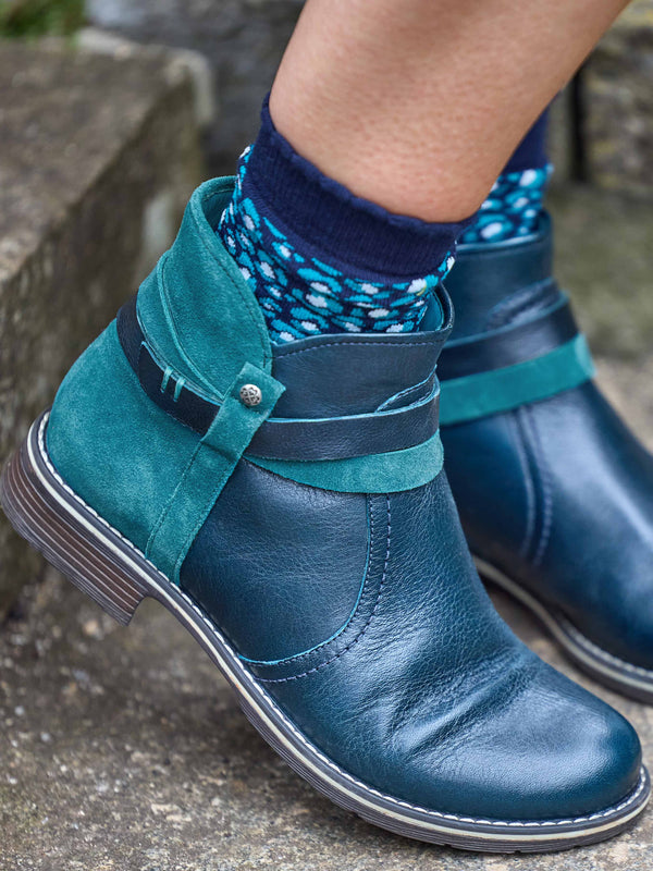 Blue animal print pattern socks - MUDSKIPPER INDIGO