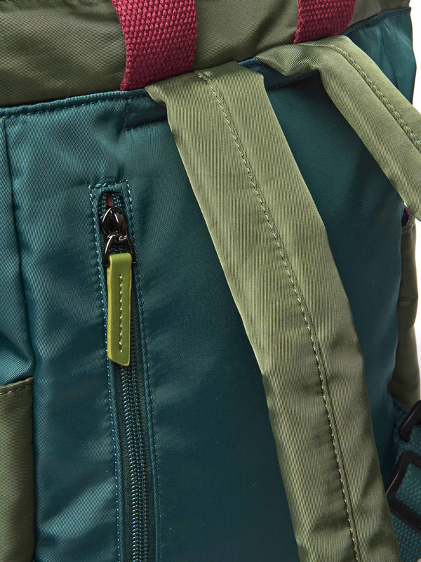Green Multicompartment, everyday rucksack. - LAPAICH PINE GREEN/OLIVE