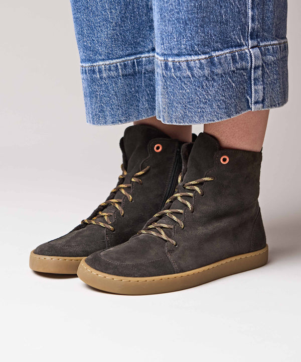 COOMB BROWN SUEDE