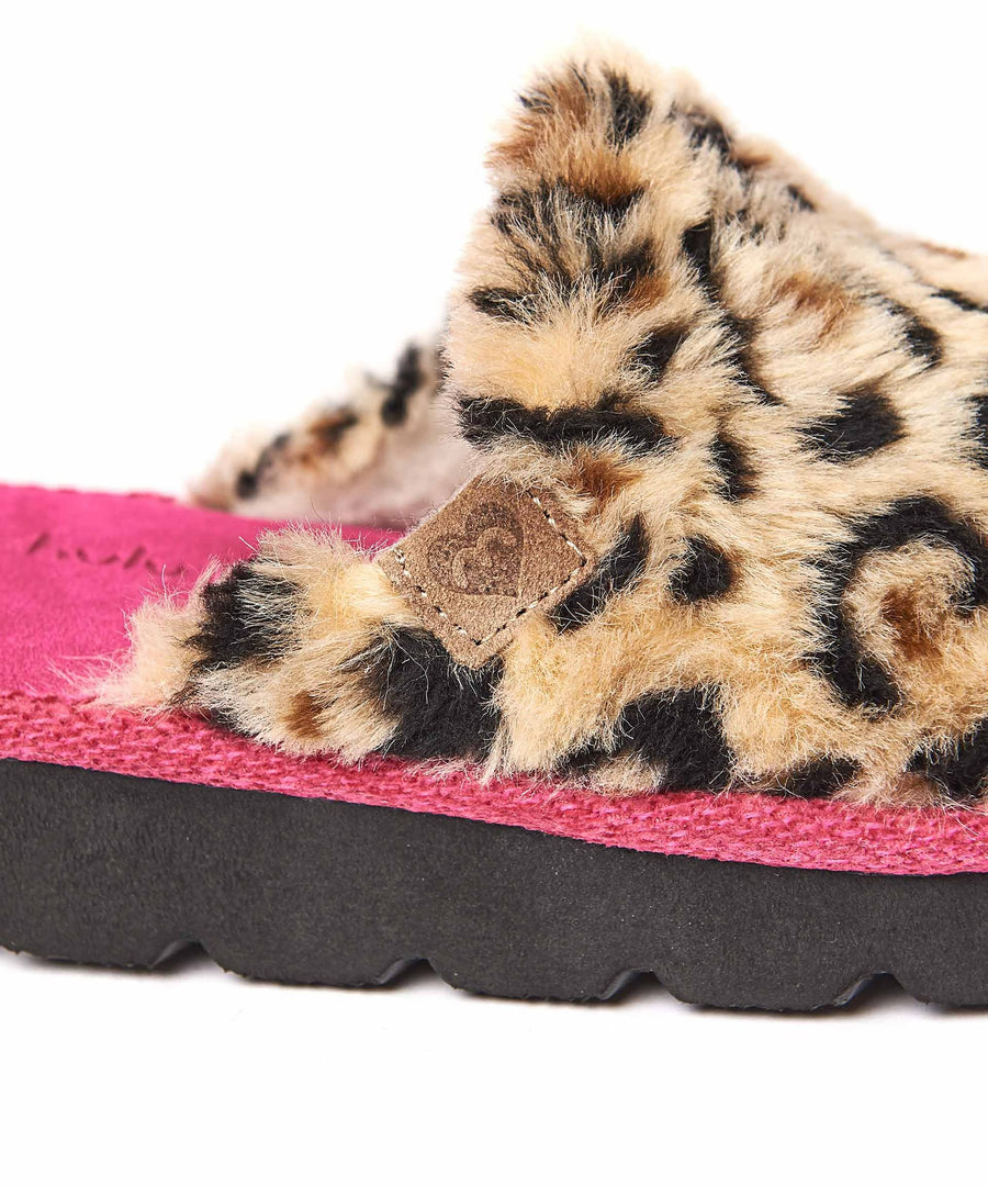 SNOW LEOPARD FUCHSIA