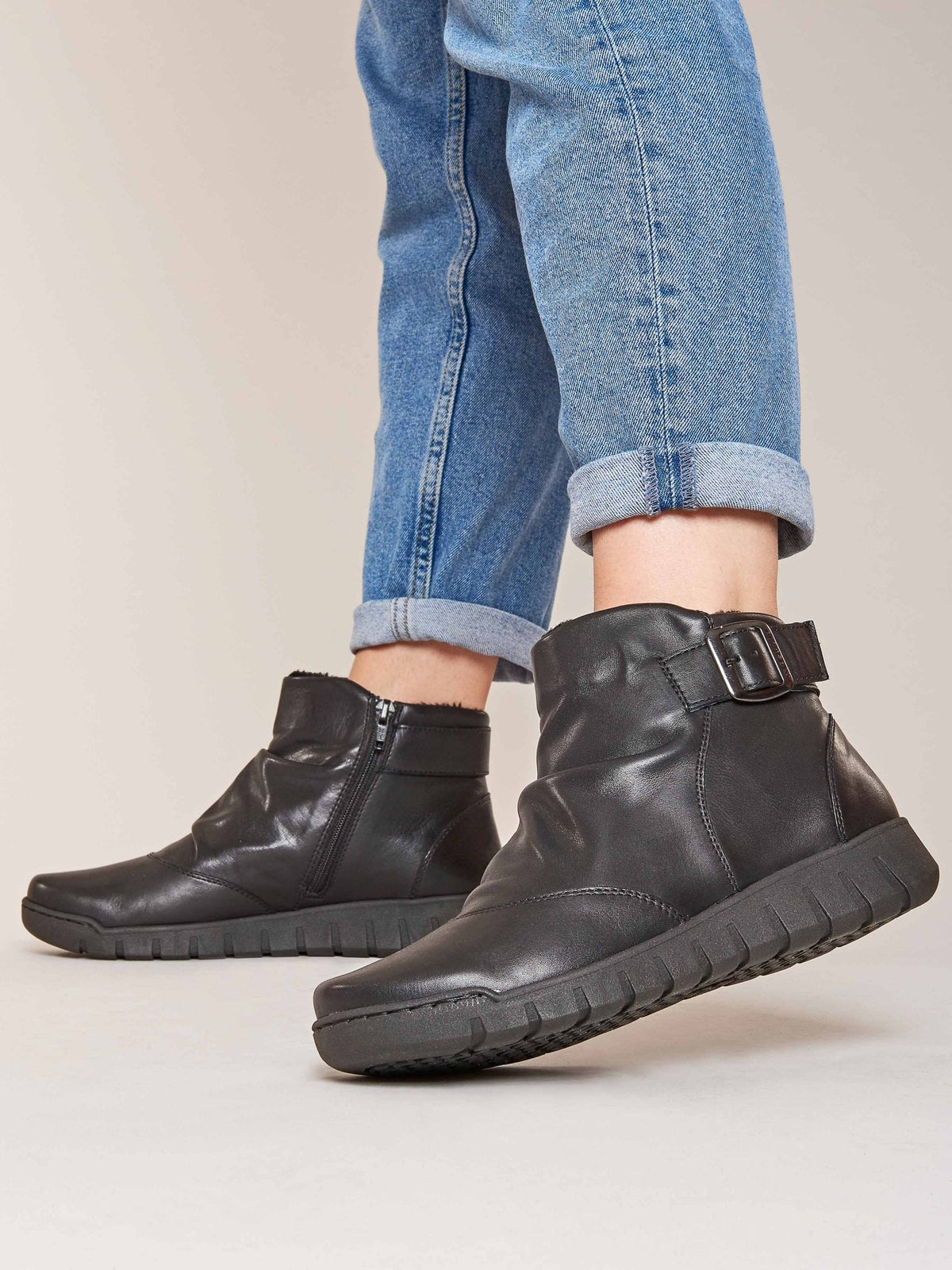 Black ruched leather ankle boots - VAGAR BLACK