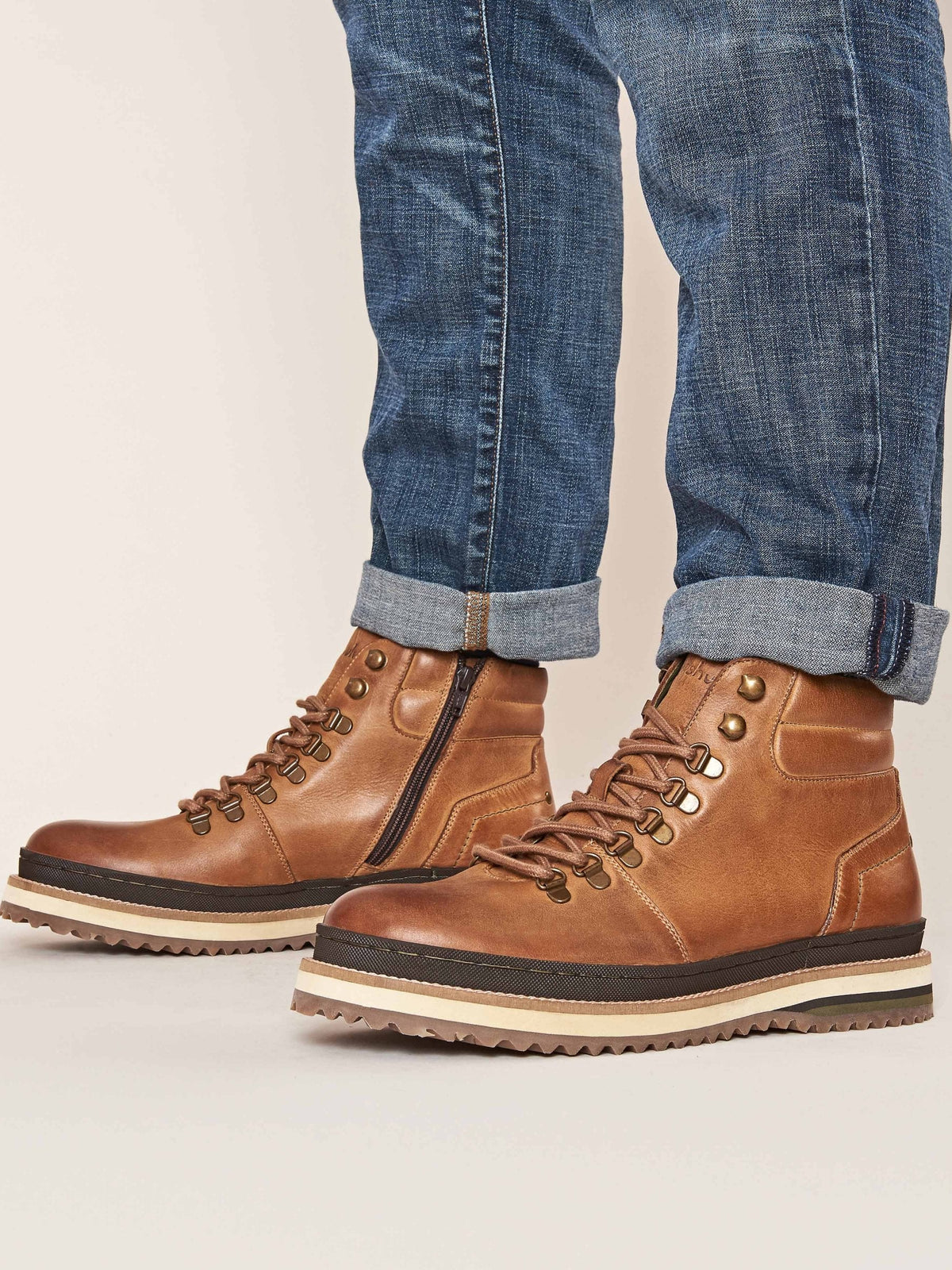 Brown men's lace up hiker-style boots - RINGER TAN