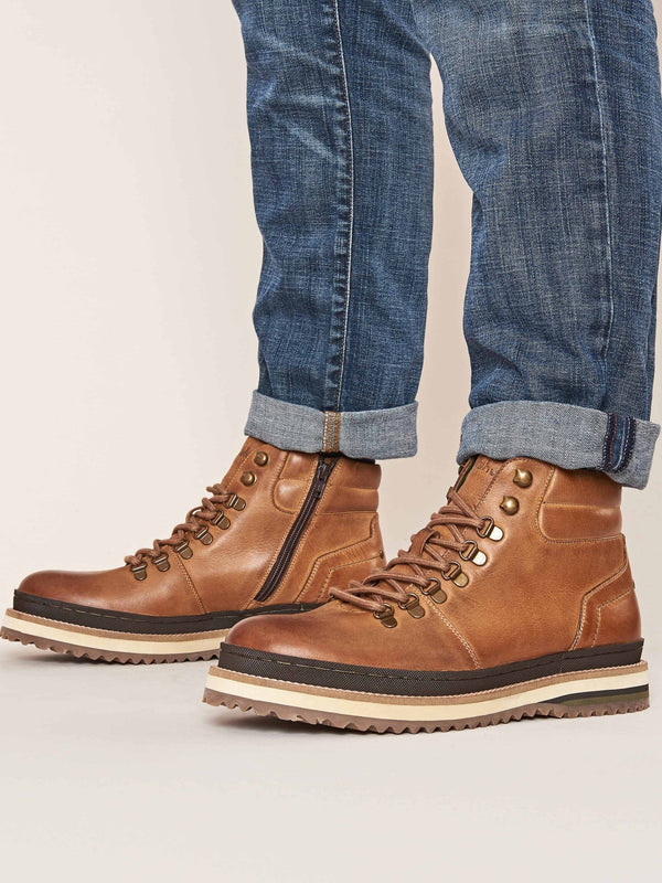 Brown men's lace up hiker-style boots - RINGER TAN