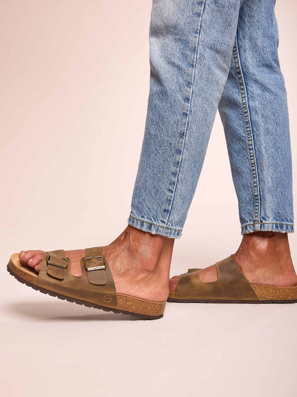 MUNICH WAXY KHAKI BROWN