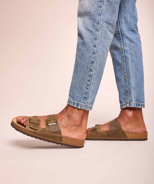 MUNICH WAXY KHAKI BROWN