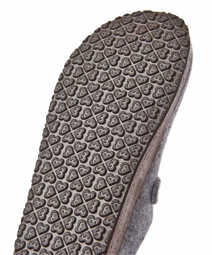 CECILIA CHARCOAL