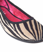 LEONA ZEBRA