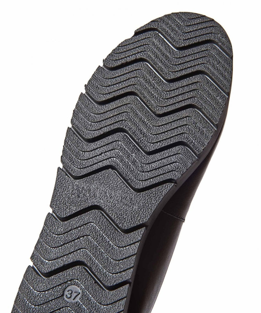 JIN BLACK