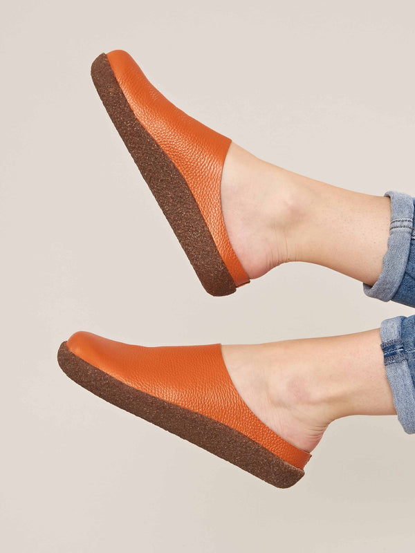 Orange extra cushioned leather clogs - PEVENSEY ORANGE