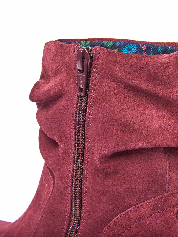 TAYLOR 3 ZINFANDEL RED SUEDE