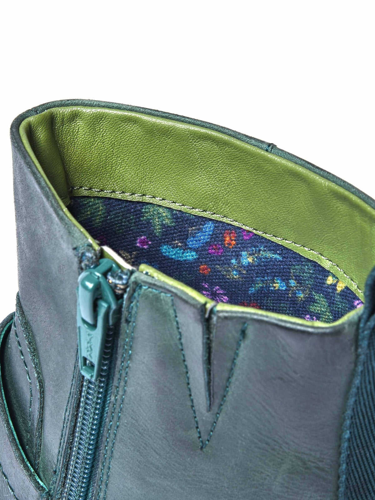 CAPE PINE GREEN WAXY