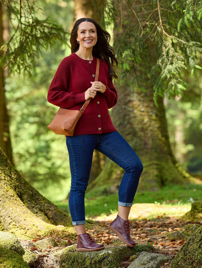 Red cushioned lace-up leather chukka boots - PINEDA RED