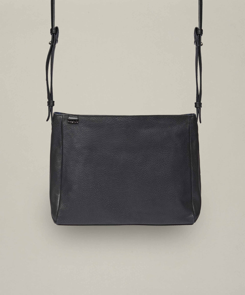 STEEPLE BLACK
