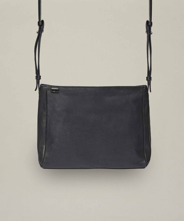 STEEPLE BLACK