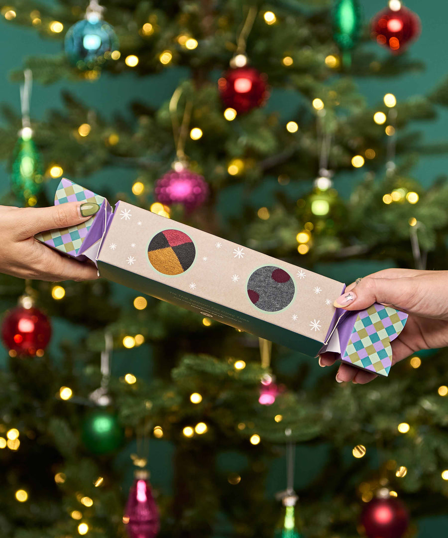 CHRISTMAS CRACKER SOCK BOX FOR HIM CHARCOAL/RED MULTI