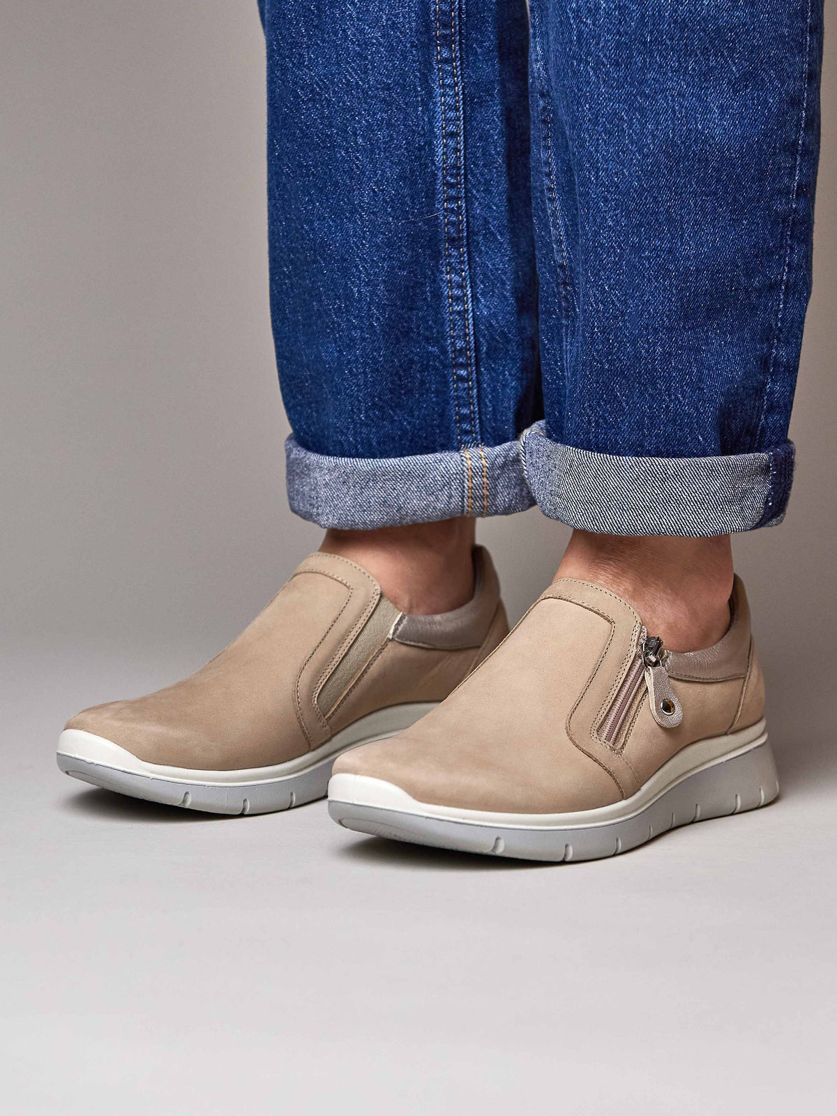 CRESSIDA TAUPE NUBUCK