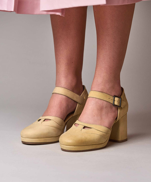 HAZUMI PRIMROSE YELLOW NUBUCK