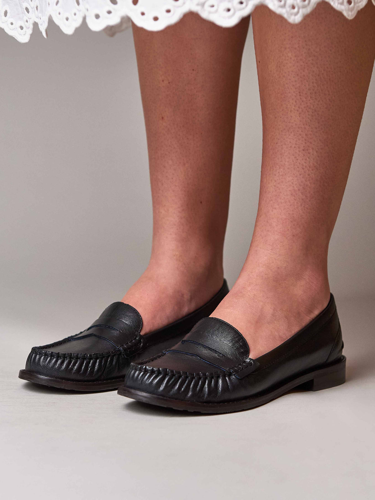 PETREL LEATHER BLACK LEATHER