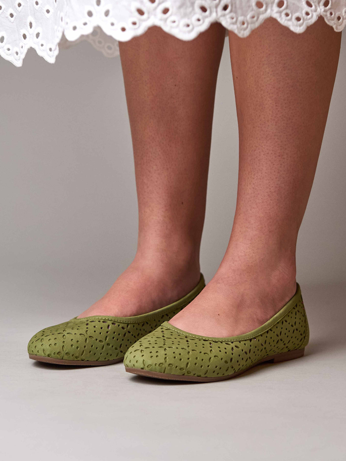 SENARA LICHEN GREEN NUBUCK
