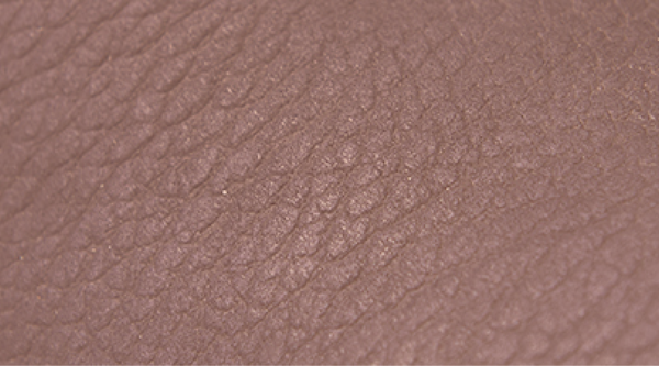 Velvety nubuck finish