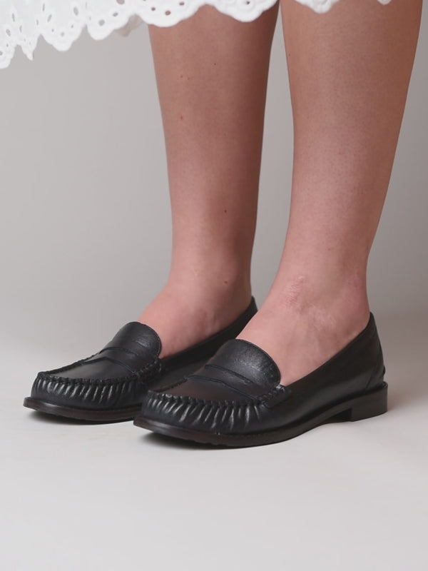 PETREL LEATHER BLACK LEATHER