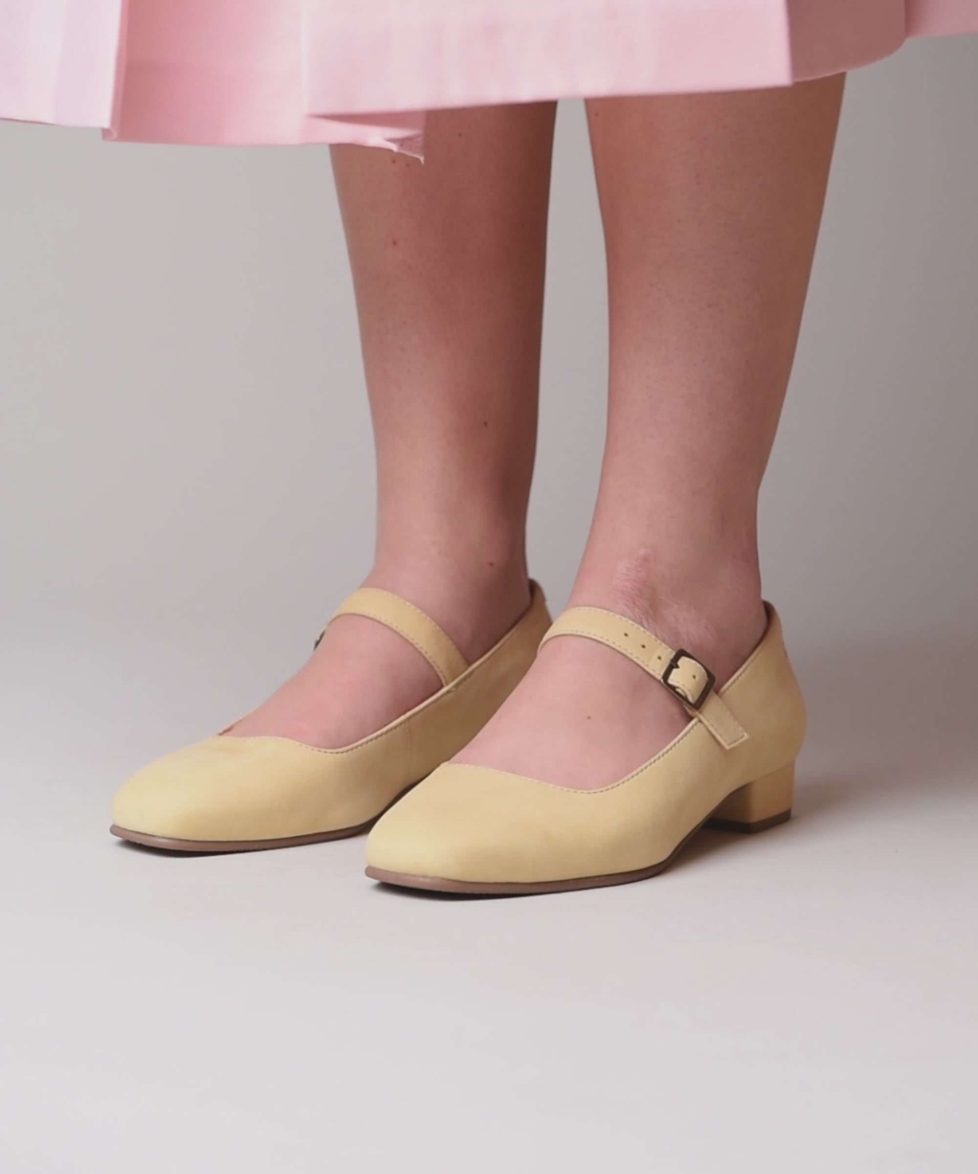 HEBEI PRIMROSE YELLOW NUBUCK | Yellow front buckle block heels