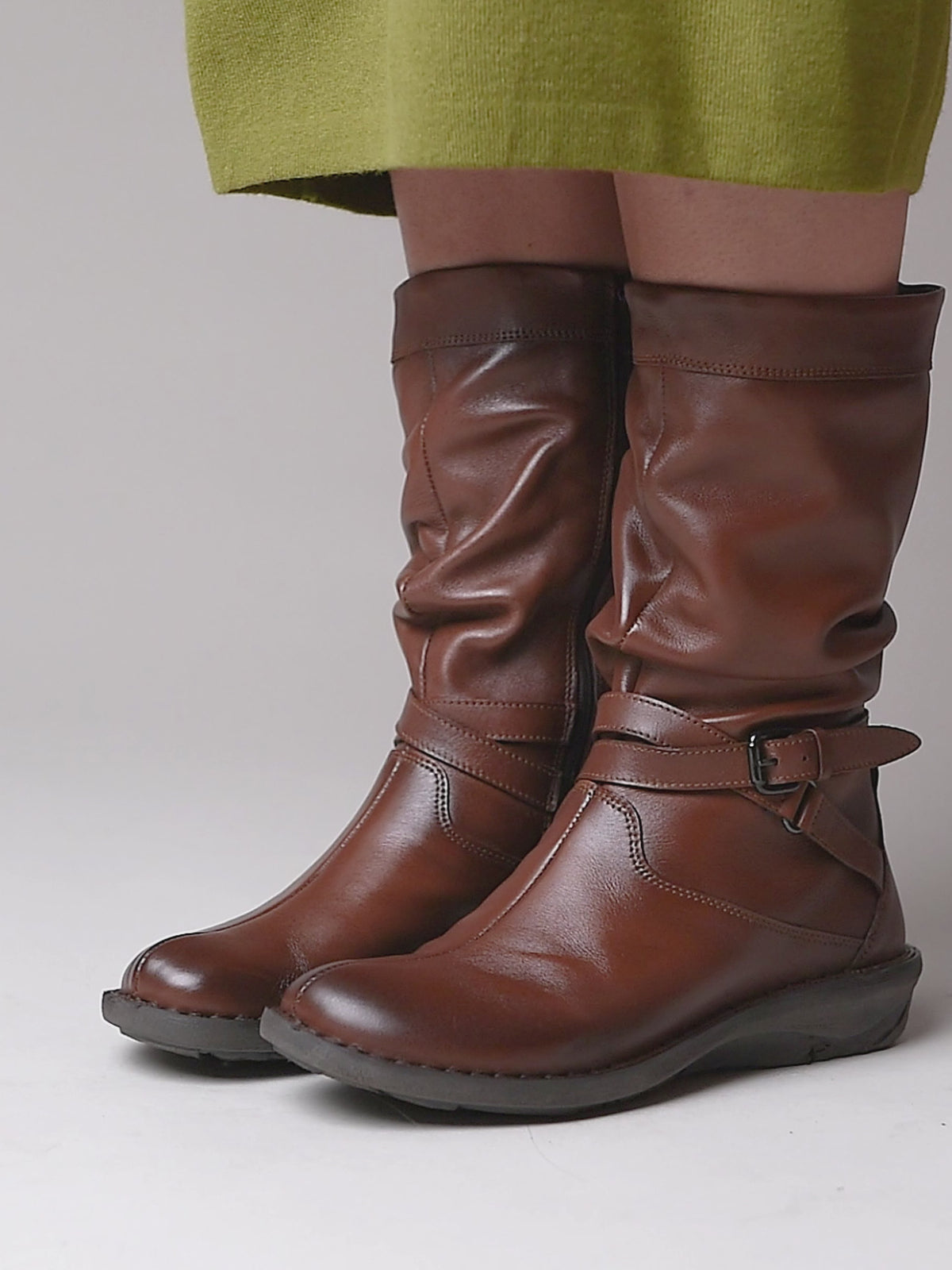 Brown slouchy mid-length leather boots - TEACAKE PECAN LEATHER