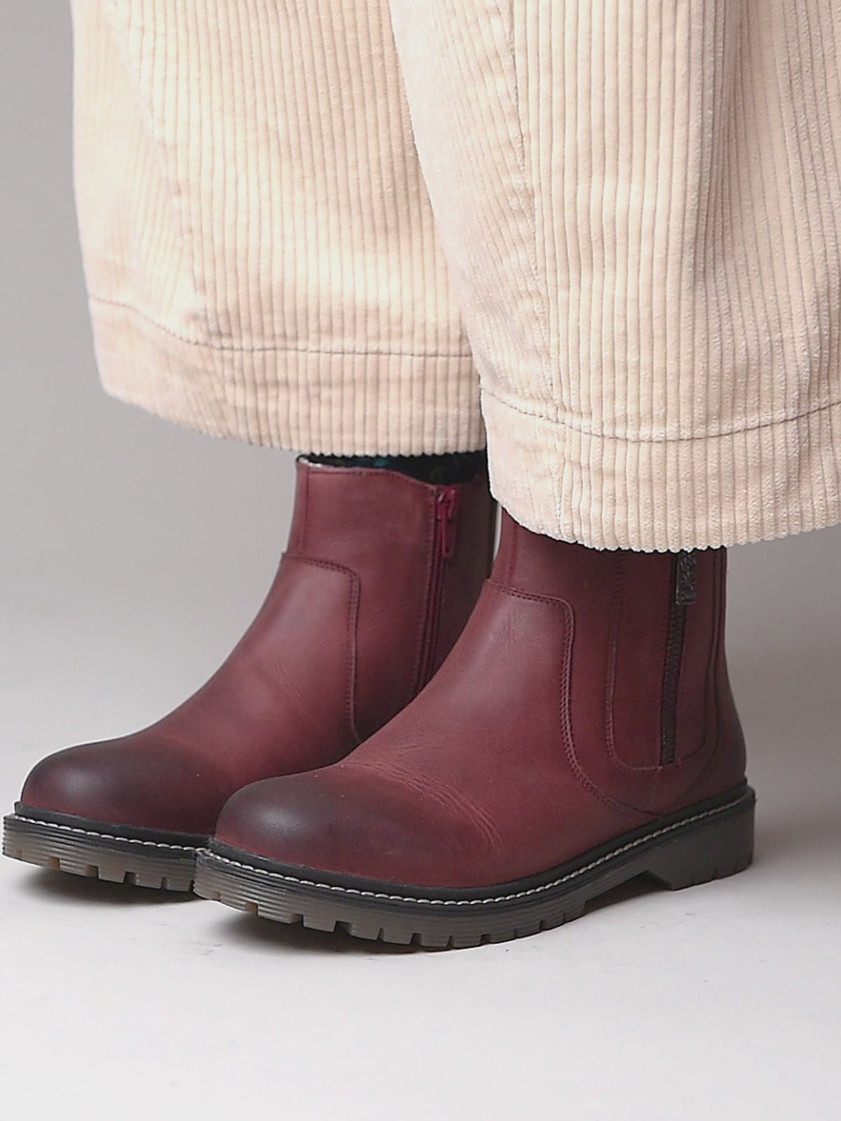 Red fleece lined ankle boot - HATTER 2 ZINFANDEL RED WAXY
