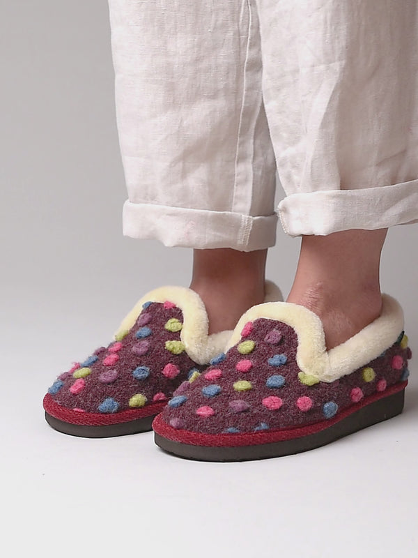Red classic colourful spotty slippers - PEANUT BRITTLE ZINFANDEL RED