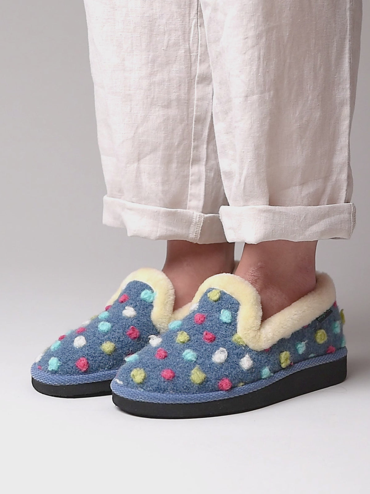 Blue classic colourful spotty slippers - PEANUT BRITTLE DENIM