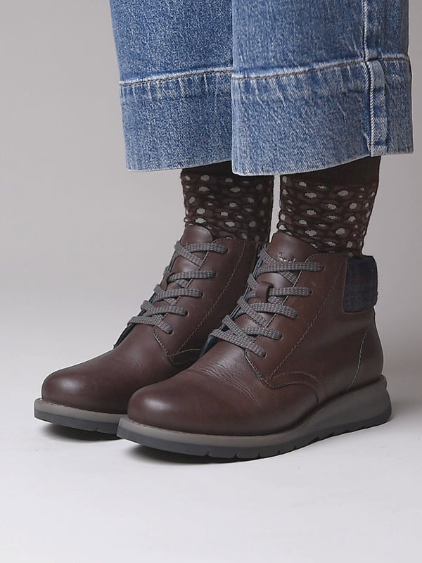 Brown lace up dual-fit ankle boot - LYDD CHOCOLATE WAXY
