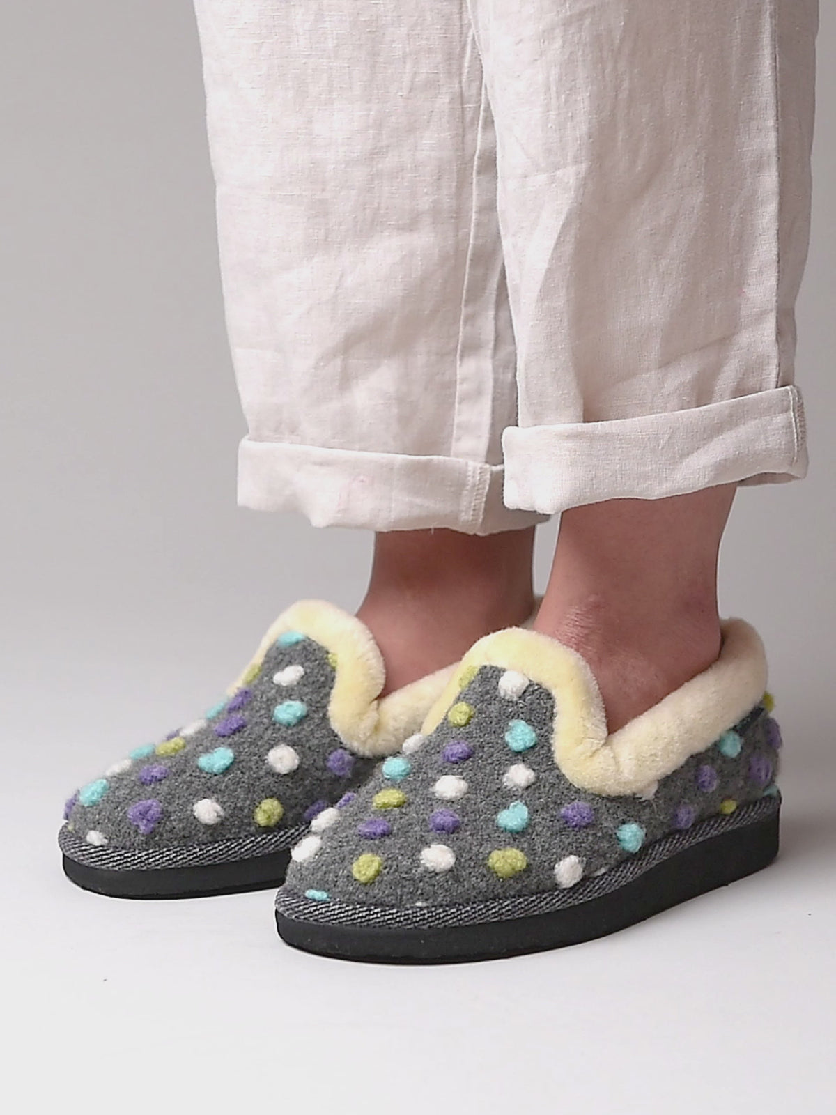Grey classic colourful spotty slippers - PEANUT BRITTLE SLATE